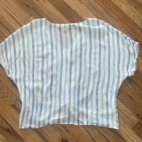 SO Striped Button Down Crop Top Size M - Picture 6 of 6